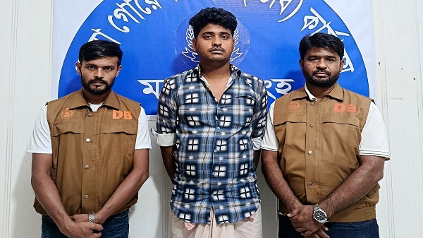 ময়মনসিংহে ডিবি পুলিশের অভিযানে ৫০ পিস ইয়াবা ও ১২ গ্রাম হেরোইনসহ একজন আটক