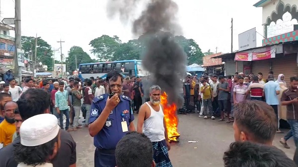 কালকিনিতে বাসের চাপায় প্রা’ণ’ গেল ৩ বছরের শিশুর