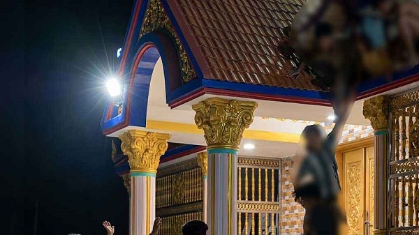 ফিল্মি স্টাইলে শ্বশুর বাড়ি হামলা করে স্ত্রীকে নিয়ে গেলেন স্বামী