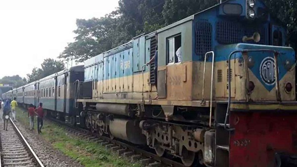 ঢাকা-চট্টগ্রাম রুটে ট্রেন চলাচল বন্ধ
