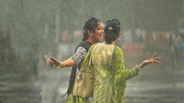 বৃষ্টিতে ভেজার পর জ্বর, সর্দি-কাশি থেকে সুরক্ষায় করণীয়
