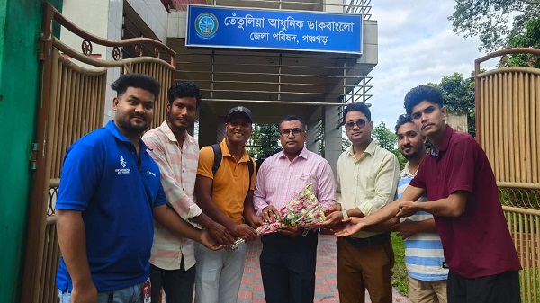পঞ্চগড়ে দৈনিক ভোরের চেতনা’র সম্পাদক ও প্রকাশকের মতবিনিময় সভা অনুষ্ঠিত