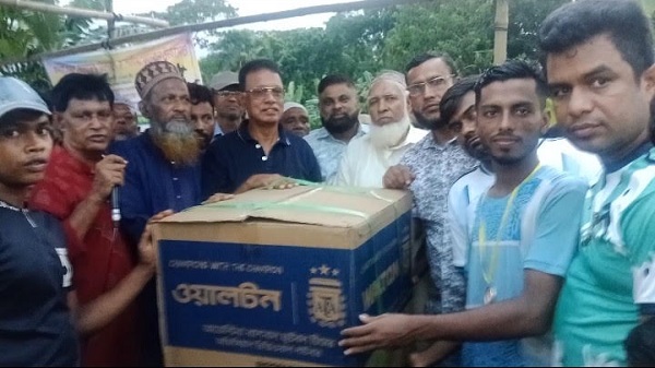 কদমী যুব সমাজের আয়োজনে ৮ দলীয় ফুটবল টুর্নামেন্টের বর্ণাঢ্য সমাপ্তি