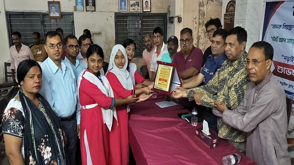 নড়াইলে মাদক প্রতিরোধে গণমাধ্যমের ভূমিকা নিয়ে আলোচনা, কৃতি শিক্ষার্থীদের সংবর্ধনা