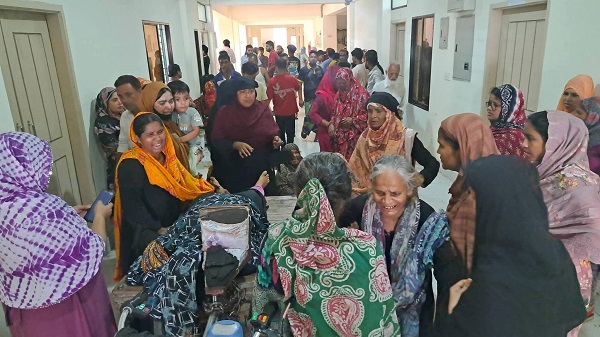 শিবচরে কাভার্ডভ্যানের সঙ্গে অটোভ্যানের সংঘর্ষে চাচি-ভাতিজির মৃত্যু