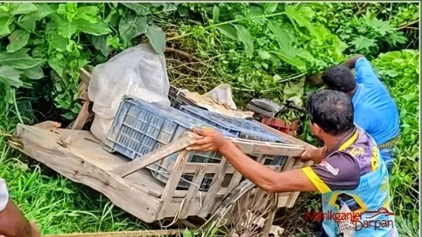 মানিকগঞ্জে কাভার্ড ভ্যানের চাপায় আম বিক্রেতা নি’হ’ত, চালক আটক