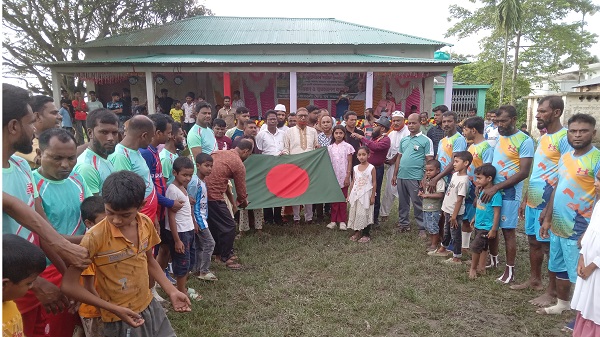 খোলাবাড়িয়ায় প্রীতি ফুটবল ম্যাচ ও বৃক্ষরোপণ কর্মসূচির উদ্বোধন