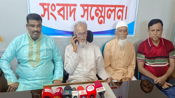 আশুলিয়ায় পরিবারের বিরুদ্ধে অপপ্রচারের প্রতিবাদে সংবাদ সম্মেলন
