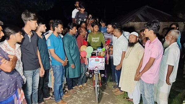 প্রতারণায় হারানো ভ্যান ফিরে পেল কিশোর রাজ