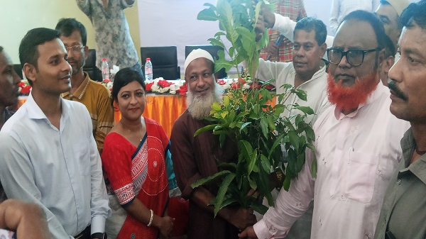 দিনাজপুরে ৪ হাজার ২৫০ কৃষকের মাঝে বিনামূল্যে বীজ, সার ও গাছের চারা বিতরণ
