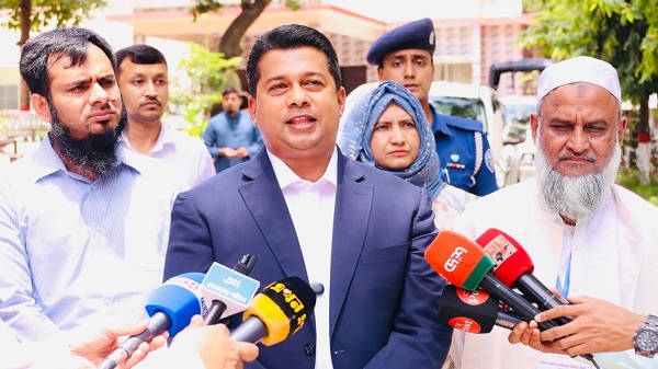 পরীক্ষা মেধা প্রকাশের ক্ষেত্র, অসুস্থ প্রতিযোগিতা নয়: ডিসি