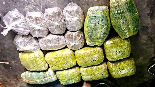 বকশীগঞ্জে ৪৫ কেজি গাঁজাসহ মোটরসাইকেল জব্দ, চালক পলাতক