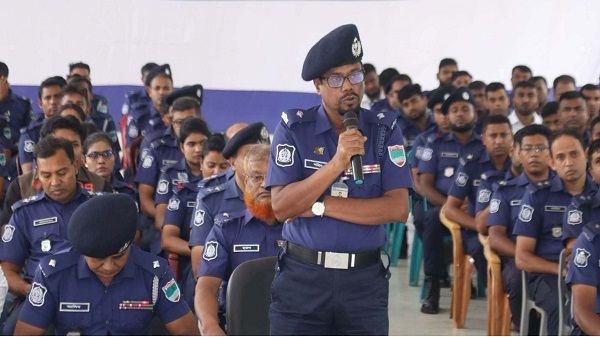 সাতক্ষীরা জেলা পুলিশের মাসিক কল্যাণ সভায় শ্রেষ্ঠ ওসি হলেন শহিদুল ইসলাম