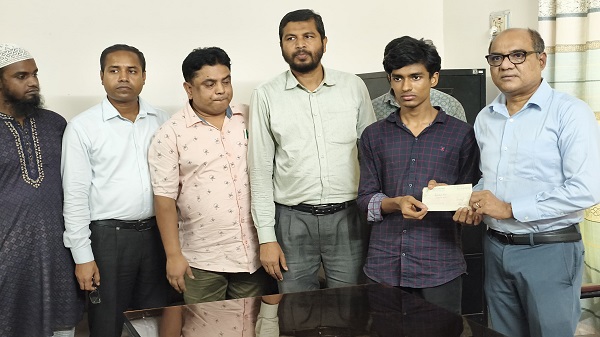 বাগেরহাটের সেই ইকনকে আর্থিক সহযোগিতাসহ এক মাসের ছুটি দিল কৃষি ব্যাংক