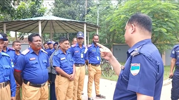 মিরপুরে মাদক নির্মূলে জিরো টলারেন্স, গ্রাম পুলিশদের তথ্য দেওয়ার নির্দেশ ওসির