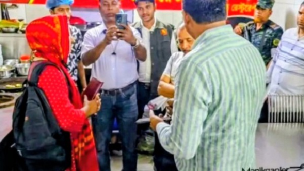 মানিকগঞ্জে বাসি খাবার সংরক্ষণের দায়ে রাজ হোটেলকে ৫০ হাজার টাকা জরিমানা