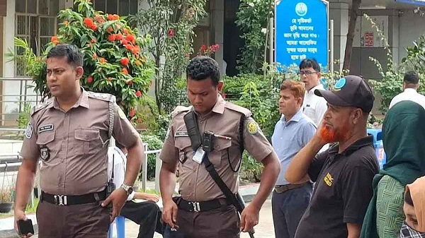 এইচএসসি পরীক্ষা প্রথমবারের মতো কেন্দ্রে পুলিশের বডি ওর্ন ক্যামেরায় নজরদারি