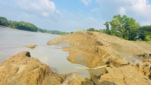 বমু বিলছড়িতে মাতামুহুরি নদীর ভাঙনে আতঙ্ক