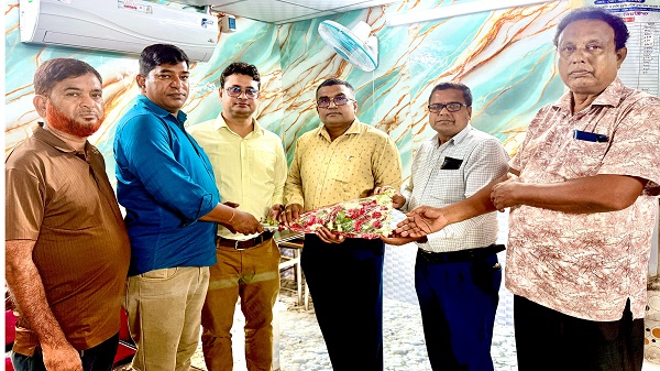 দিনাজপুরে ‘ভোরের চেতনা’র সম্পাদক ও প্রকাশক শফিকুল ইসলামের মতবিনিময়
