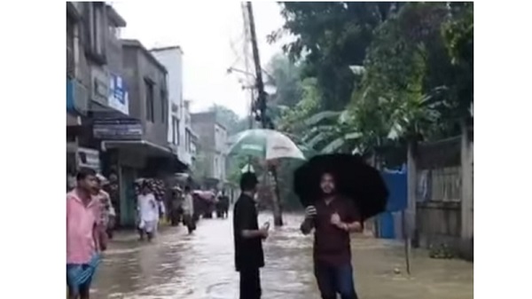 টানা বৃষ্টিতে সীতাকুণ্ডে জলাবদ্ধতা, দুর্ভোগ লাঘবে দ্রুত পদক্ষেপের দাবি