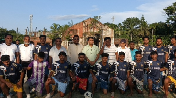 লালমনিরহাটে জাঁকজমকপূর্ণ আয়োজনে ‘মরহুম সাকিব স্মৃতি ফুটবল টুর্নামেন্ট’-এর উদ্বোধন