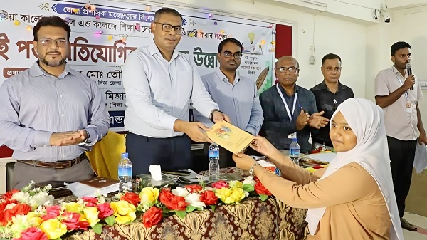 কুষ্টিয়ায় শিক্ষার্থীদের বই পড়ায় আগ্রহী করতে জেলা প্রশাসনের ব্যতিক্রমী উদ্যোগ