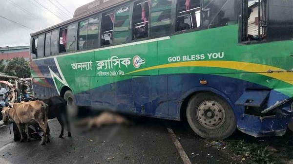 কিশোরগঞ্জে বাস-পিকআপের সংঘর্ষে তিনজনের মৃত্যু