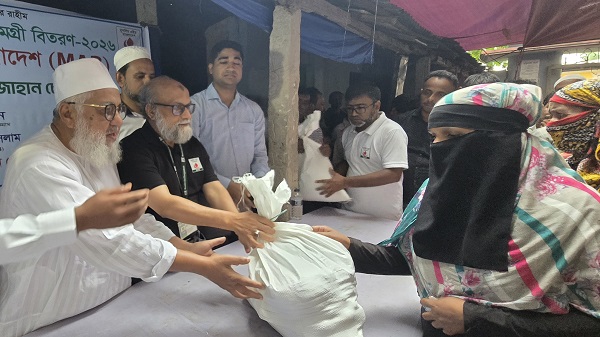 বন্যাদুর্গত মানুষের পাশে সরকারি-বেসরকারি উদ্যোগের সমন্বয় জরুরি: এমপি