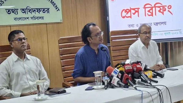 সাইবার বুলিং শক্তহাতে দমনে সরকার বদ্ধপরিকর: তথ্য উপদেষ্টা