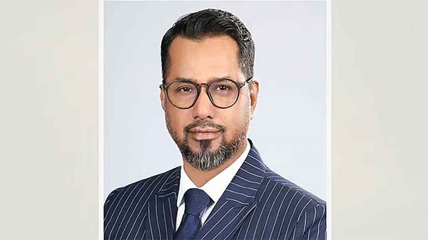 বিএসইসির কমিশনার হয়েছেন হোসেন সাদাত