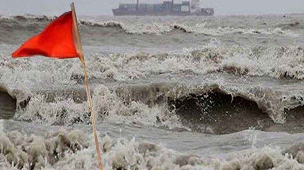 সাগরে লঘুচাপ, সমুদ্রবন্দরে ৩ নম্বর সতর্কতা সংকেত