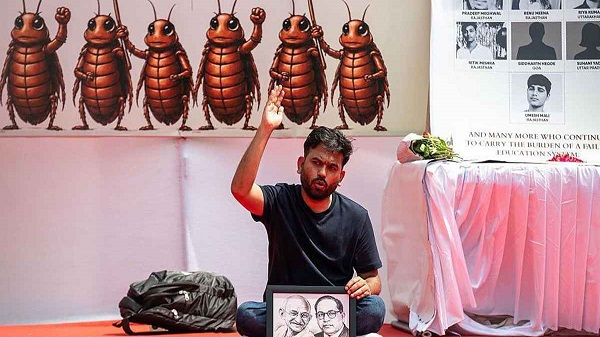 নতুন বার্তা দিলেন ‘তেলাপোকা পার্টি’র প্রধান অভিজিৎ