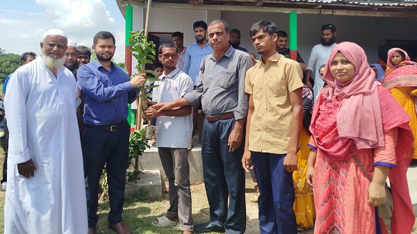 বিরলে আকিম উদ্দীন বুদ্ধি প্রতিবন্ধী ও অটিস্টিক বিদ্যালয় পরিদর্শন