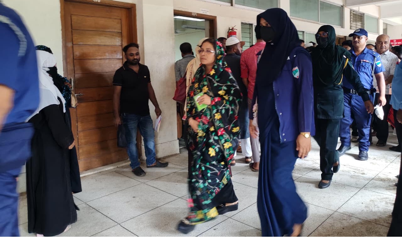 কারাবন্দী সাতক্ষীরার সাবেক এমপি লায়লা পারভীন সেঁজুতিকে গ্রেপ্তারের নির্দেশ