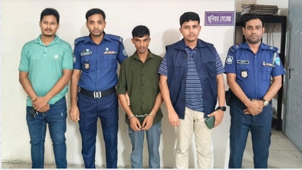 লামার চাঞ্চল্যকর সিএনজি ছিনতাই ও চালক হ/ত্যা/চেষ্টা মামলার  তিন ডাকাত গ্রেফতার
