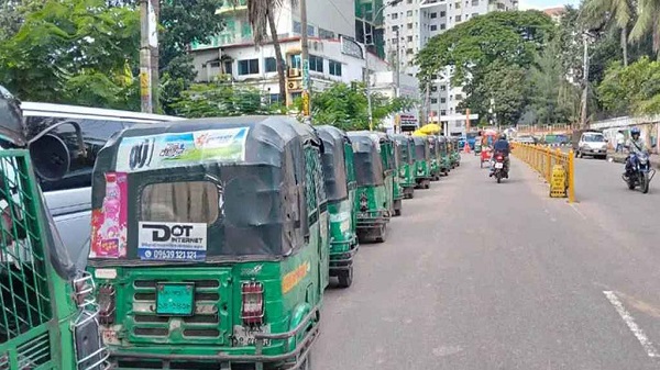 দেশে গ্যাস সংকট, বিপাকে সিএনজিচালকরা