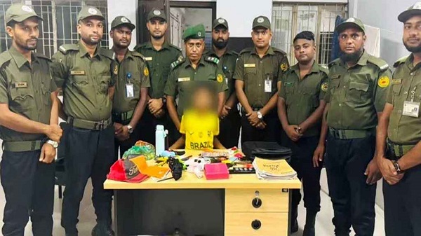বাবা-মায়ের সঙ্গে অভিমান করে খেলনা ও টাকা নিয়ে পালাল শিশু