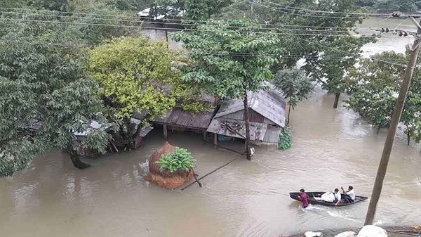 আগামী ৩ দিন ভারী বৃষ্টির অভাস, ৬ জেলায় বন্যার শঙ্কা