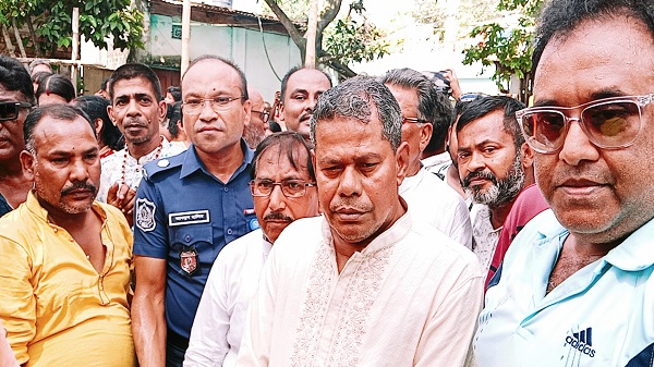 দিনাজপুরে ধর্মীয় উৎসাহ-উদ্দীপনায় জগন্নাথ দেবের রথযাত্রা, হাজারো ভক্তের অংশগ্রহণ