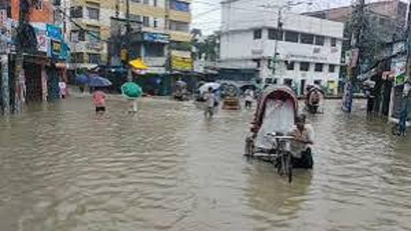 দাবির সঙ্গে বাস্তবতার ফারাক, ভারী বৃষ্টিতে আবারও পানিবন্দি চট্টগ্রাম নগরবাসী