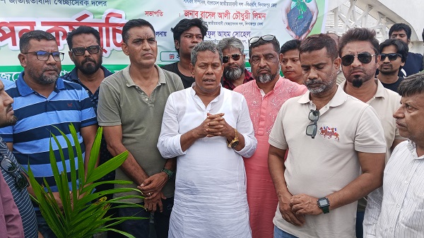 দিনাজপুরে স্বেচ্ছাসেবক দলের উদ্যোগে বৃক্ষরোপণ কর্মসূচির উদ্বোধন