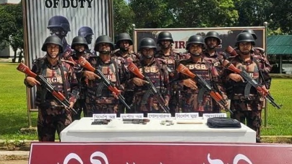 খাগড়াছড়িতে বিজিবি-চোরাকারবারিদের বন্দুকযুদ্ধ, অস্ত্র ও গোলাবারুদ উদ্ধার
