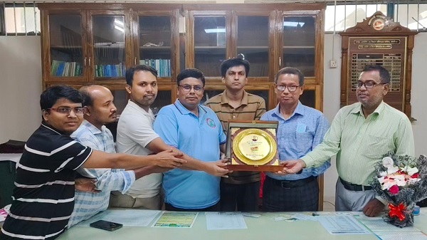 মাদারীপুরে স্মৃতি বিকাশ চাকমার বিদায় সংবর্ধনা ও সম্মাননা স্মারক প্রদান